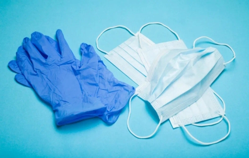 Карантин по контакту с больными коронавирусом хотят отменить Карантин по контакту с больными коронавирусом хотят отменить