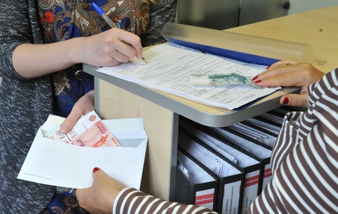 Нарушения в сроках выплаты зарплаты из-за 31-дневного месяца нет, сказали в Роструде Нарушения в сроках выплаты зарплаты из-за 31-дневного месяца нет, сказали в Роструде