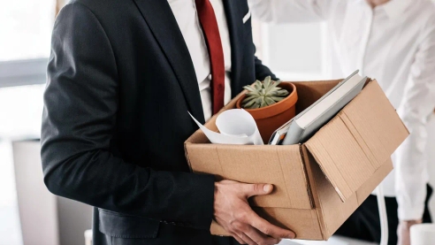 Если сотрудника временно перевели в другую компанию, СЗВ-ТД сдает принимающая сторона Если сотрудника временно перевели в другую компанию, СЗВ-ТД сдает принимающая сторона