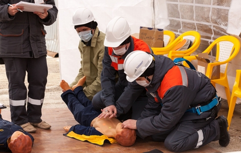 Роструд разъяснил, можно ли допускать работника к прохождению стажировки, если он не обучался оказывать первую помощь  Роструд разъяснил, можно ли допускать работника к прохождению стажировки, если он не обучался оказывать первую помощь