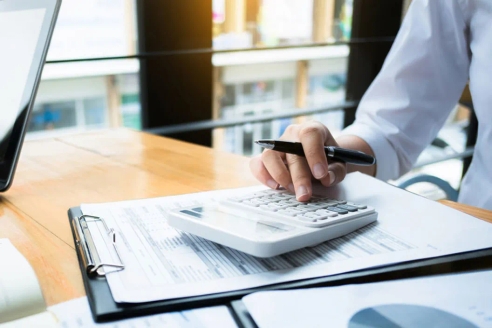 Введены новые критерии переквалификации отношений с самозанятыми в трудовые Введены новые критерии переквалификации отношений с самозанятыми в трудовые