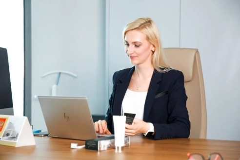 Как мы внедряли CRM «Простой бизнес» для интернет-магазина и помогли увеличить повторные продажи на 3% Как мы внедряли CRM «Простой бизнес» для интернет-магазина и помогли увеличить повторные продажи на 3%