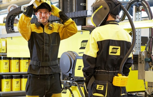 Если компания покупает одежду и обувь только для сотрудников, в системе «Честный знак» регистрироваться не нужно Если компания покупает одежду и обувь только для сотрудников, в системе «Честный знак» регистрироваться не нужно