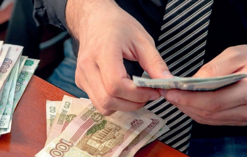 Минфин решил, что с компенсаций за задержку зарплаты надо платить НДФЛ и взносы Минфин решил, что с компенсаций за задержку зарплаты надо платить НДФЛ и взносы