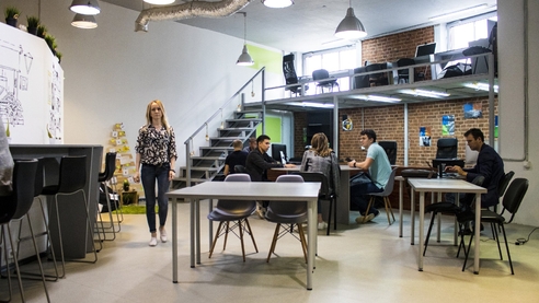 Коворкинг vs традиционный офис: что выгоднее для бизнеса? Коворкинг vs традиционный офис: что выгоднее для бизнеса?