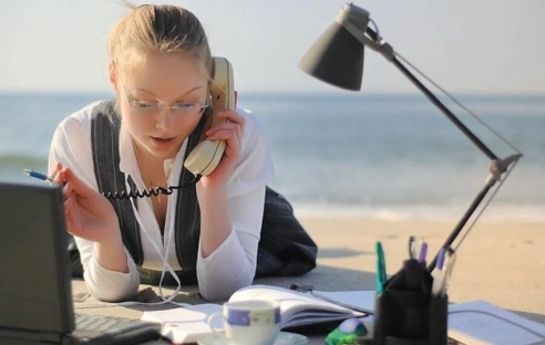 За проступок во время отпуска сотрудника наказывать нельзя За проступок во время отпуска сотрудника наказывать нельзя