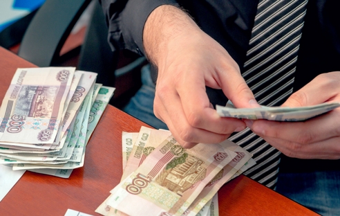 Зарплатную переплату с сотрудника можно удержать не всегда Зарплатную переплату с сотрудника можно удержать не всегда