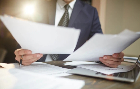 Директор-единственный участник сам с собой трудовой договор не заключает Директор-единственный участник сам с собой трудовой договор не заключает