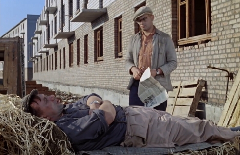 Для одноимённых должностей могут установить разные оклады Для одноимённых должностей могут установить разные оклады