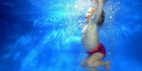 Как выбрать бассейн для грудничкового плавания? Как выбрать бассейн для грудничкового плавания?