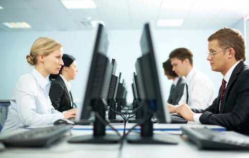 Если сотрудников много, ФСС просит отправлять сведения о них в несколько этапов Если сотрудников много, ФСС просит отправлять сведения о них в несколько этапов