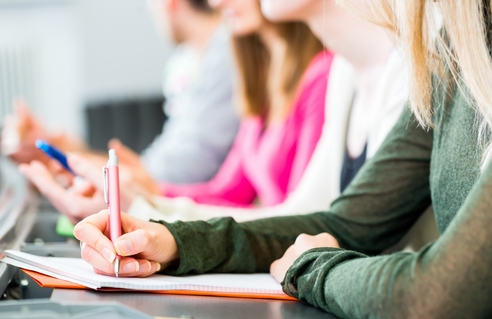 Роструд рассказал о датах выплаты среднего заработка за учебный отпуск Роструд рассказал о датах выплаты среднего заработка за учебный отпуск