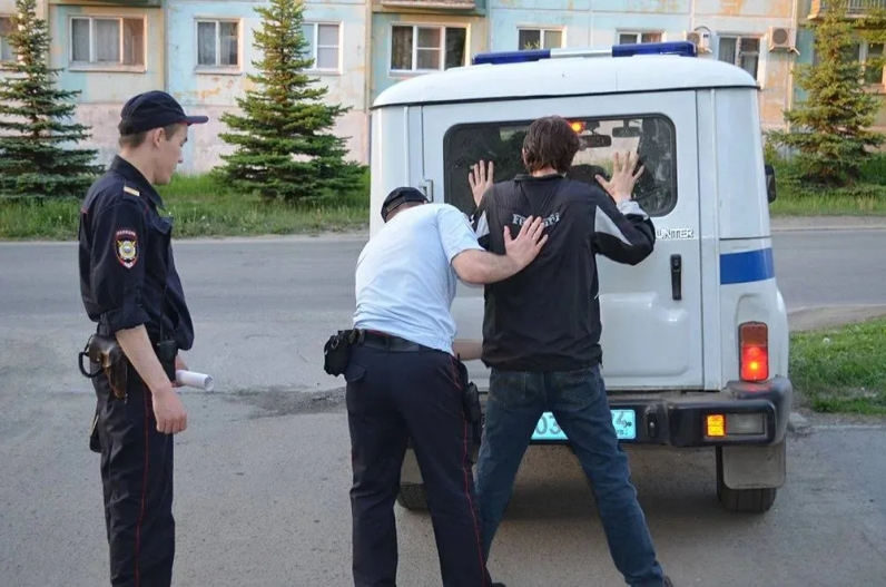 Как быть, если вам что-то подбросили во время личного досмотра. | Юрист Владимир Громов (@gromov_lawyer) | Мегасреда | 04.04.22, 22:41:10 Как быть, если вам что-то подбросили во время личного досмотра. | Юрист Владимир Громов (@gromov_lawyer) | Мегасреда | 04.04.22, 22:41:10