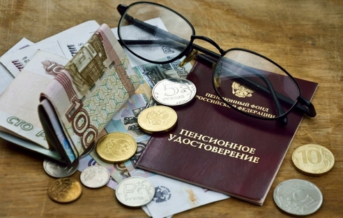 Сотрудник вправе получить досрочную пенсию — декларировать его рабочее место нельзя Сотрудник вправе получить досрочную пенсию — декларировать его рабочее место нельзя