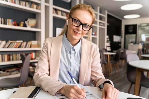 У каких иностранных сотрудников можно требовать ДМС в 2023 году У каких иностранных сотрудников можно требовать ДМС в 2023 году