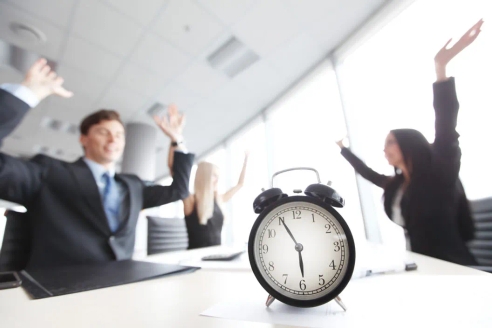 Роструд ответил на вопросы работодателей про длинные выходные Роструд ответил на вопросы работодателей про длинные выходные