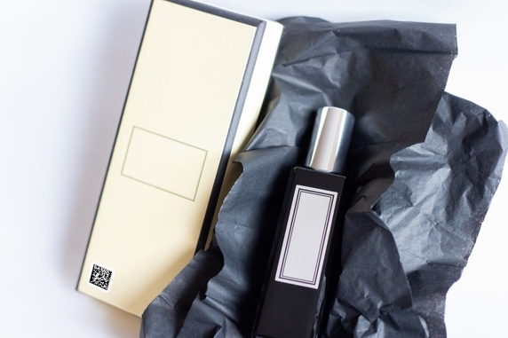 Минпромторг России разрешил ввозить в страну парфюмерию и косметику некоторых известных брендов без разрешения владельцев торговых марок Минпромторг России разрешил ввозить в страну парфюмерию и косметику некоторых известных брендов без разрешения владельцев торговых марок