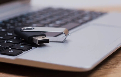 Роструд сообщил, как заверить электронные кадровые документы Роструд сообщил, как заверить электронные кадровые документы